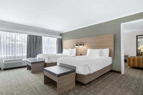 Best Western Plus Windjammer Inn & Conference Center
