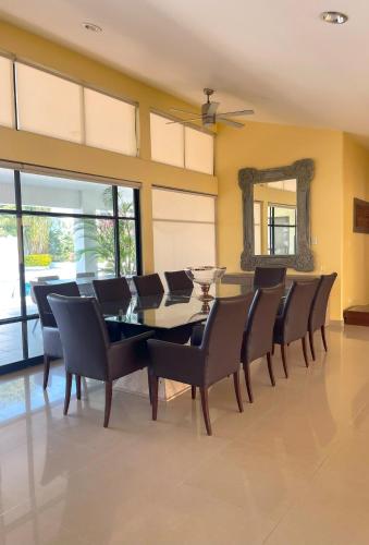 المرافق, Casa Lomas de Cuernavaca in Tres de Mayo