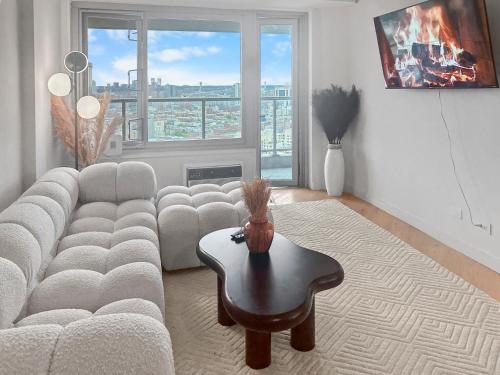 NYC 5th ave Central Park penthouse balcony 3bedroom oasis