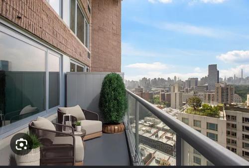 NYC 5th ave Central Park penthouse balcony 3bedroom oasis, New York (photo 8)