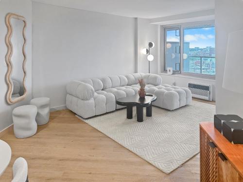 NYC 5th ave Central Park penthouse balcony 3bedroom oasis, New York (photo 5)