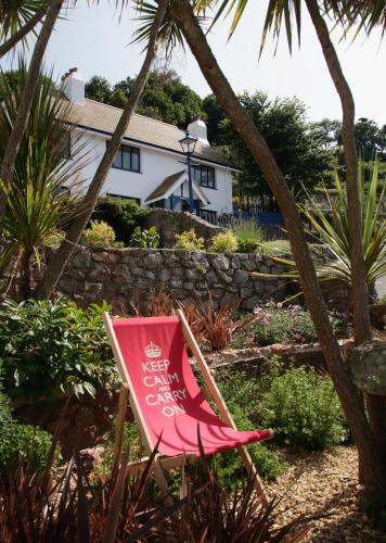 Cary Arms & Spa - image 3