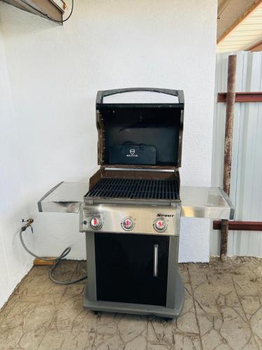 #1 - 5BR 1BA - Unit A - Private Entire Home - WiFi, Midland (foto 7)
