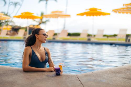 Royal Lahaina Bungalows & Spa - image 2