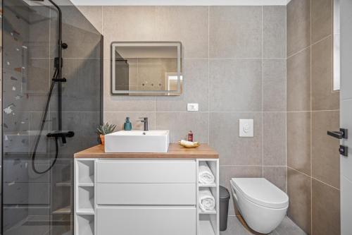 Three-Bedroom Holiday Home  image 10