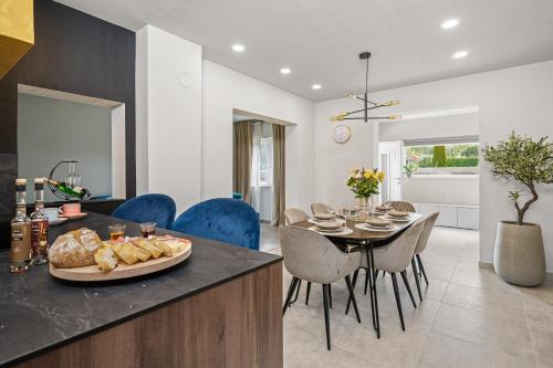 Three-Bedroom Holiday Home  image 3