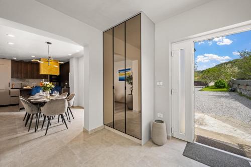 Three-Bedroom Holiday Home  image 2
