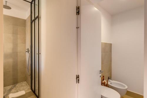 Deluxe Double Room image 2