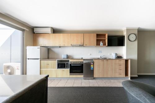 2 bedrooms, 4 beds