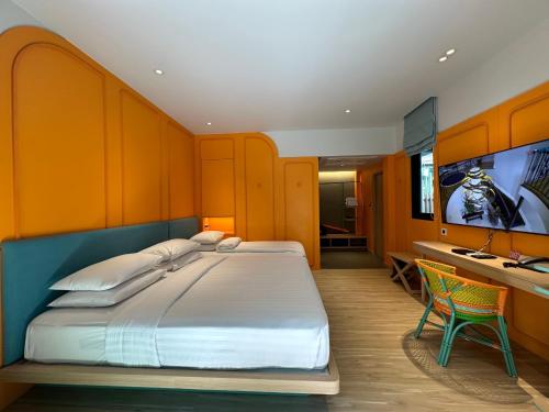 room detail thumbnail 1