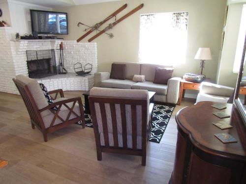 Two-Bedroom House image 1
