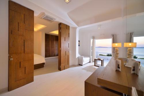 Photo 14 Saint John Hotel Villas & Spa