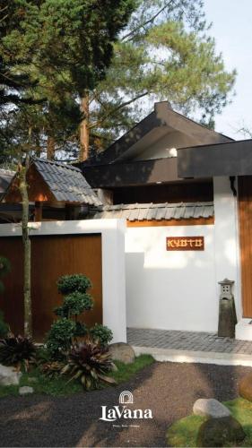 Lavana Villa by Raminten