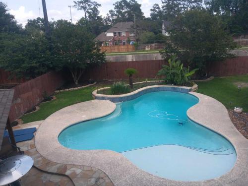 Luxurious Tomball Getaway
