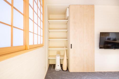 Double Room - Non-Smoking  image 10