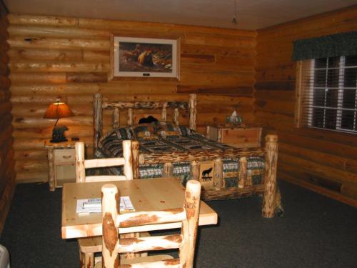 Wolf Den Log Cabin Motel and RV Park - 편의 시설/서비스