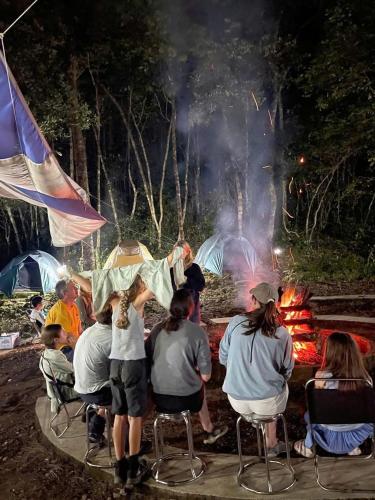 BÃI CẮM TRẠI THÔNG NÀNG VQG BẠCH MÃ by CONNECT TRAVEL – khách sạn tại Rừng Quốc Gia Bạch Mã