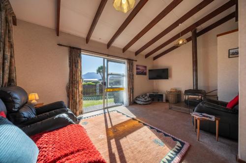 Exterior view, Cosy Crib - Te Anau Holiday Home in Te Anau