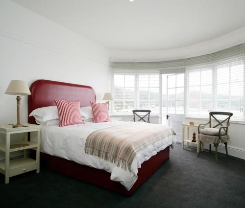 Cary Arms & Spa - image 14