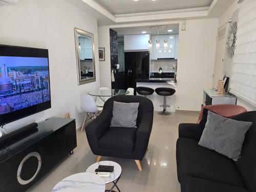 Apartamento Completo de Lujo con Aire Acondicionado in Restrepo