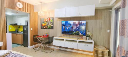 Manhattan plaza tower 1 with balcony,wifi,can cook, Manille