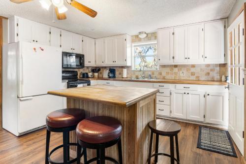 Hidden Maples Hideaway in Utopia (TX)