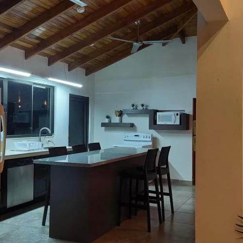 Casa Nosara a 10 minutos de las playas en auto in Nosara