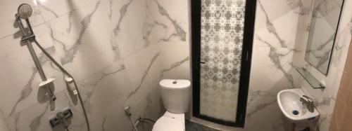 Douche, Letco Inn Syariah in Air Itam