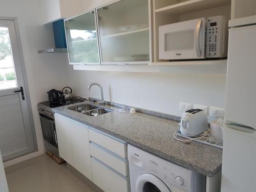 Punta del Este - Apartamento 2 ambientes con cochera
