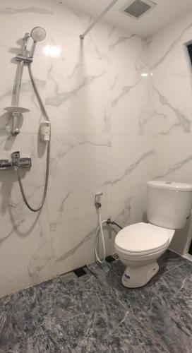 Douche, Letco Inn Syariah in Air Itam