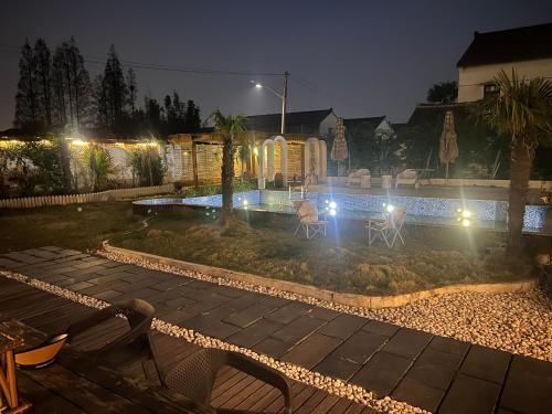 Left Bank La Vie Pool Resort, Шанхай (фото 10)