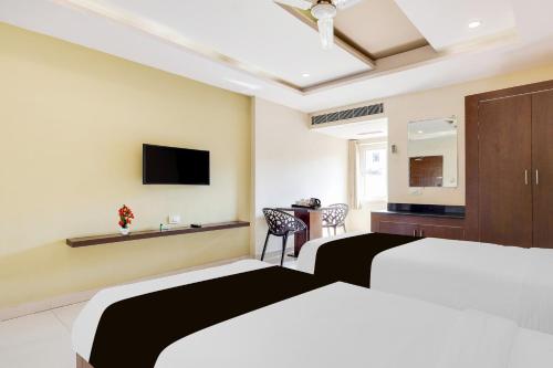 Super Townhouse Dwarka Nagar Near Ramatalkies in Dwaraka Nagar