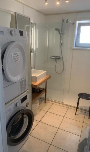 Three-Bedroom Holiday Home  image 8