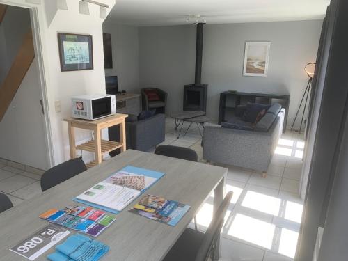 Three-Bedroom Holiday Home  image 4