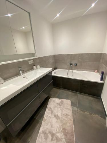 BERGSEERUHE - FeWo Höfats (BERGSEERUHE - FeWo Hofats) in เนสเซลวัง