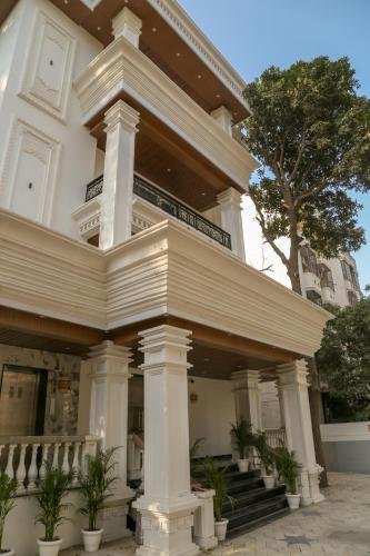 Four Leaf Hotel Arjuna Manor, Varanasi