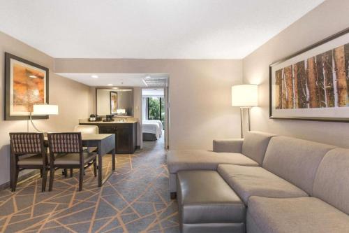 Embassy Suites Denver - Tech Center North - image 12