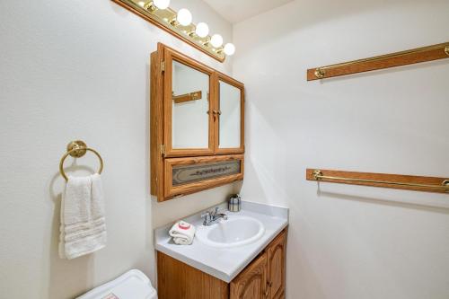 Condo #38 - Wi-Fi - Fireplace - Sleeps 6, Глейшер (фото 9)