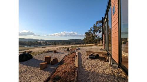 Ieeja, Farm Stay at Sheltered Paddock by Tiny Away in Percydale