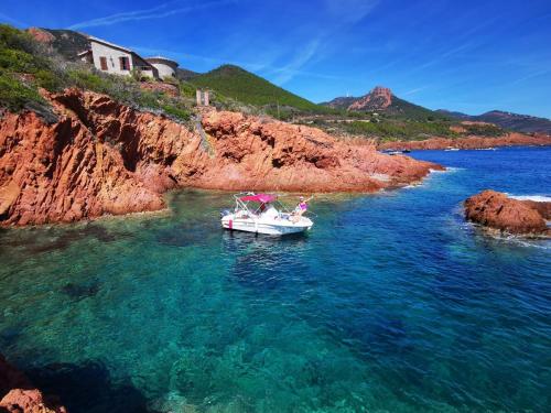 T2 Cocon a 5 min de la plage Calme & Confort in Boulouris