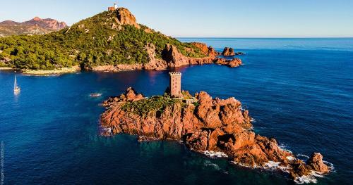 T2 Cocon a 5 min de la plage Calme & Confort in Boulouris