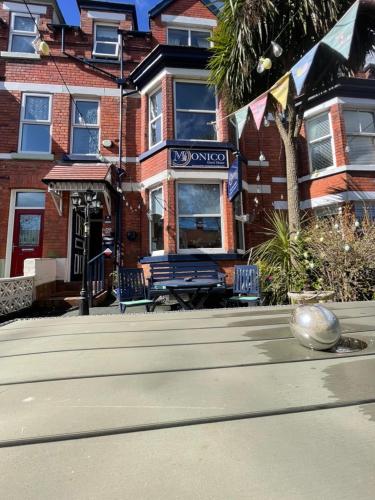 Monico Guest House - image 4