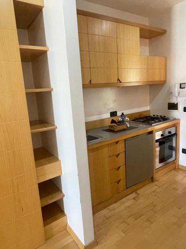 One-Bedroom Apartment image 7