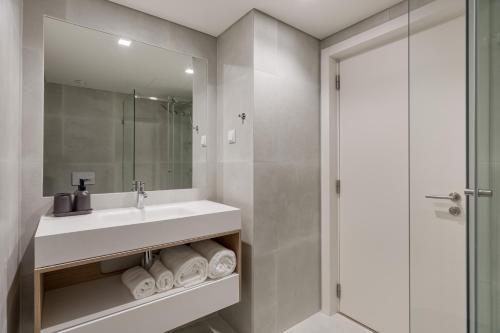 Charm Studio – Lisbon Getaway - image 11