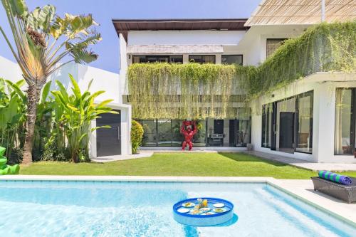 Breeze villa