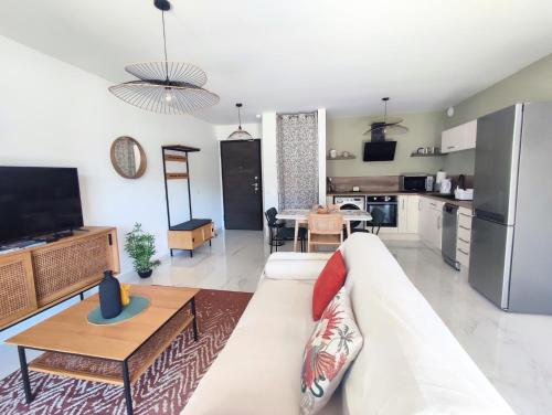 Konyha, Les jardins de Piale "Le PIALI"- bel appartement neuf, cosy en rez-de-jardin sur les hauteurs de Bon in Bonifacio