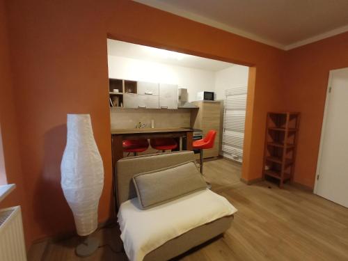 virtuve, kleine 1-Raum-Ferienwohnung mit hohem Komfort in Teuchern
