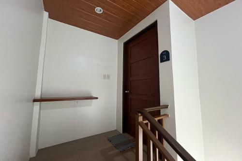 Exterior view, Serenity Suites in San Rafael