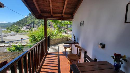 Балкон/тераса, GuestHouse Mangalem in Берат