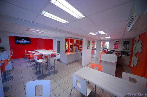 ห้องอาหาร, พรีเมียร์ คลาส อเลส - อ็องดุซ (Premiere Classe Ales - Anduze) in อาแล็ส